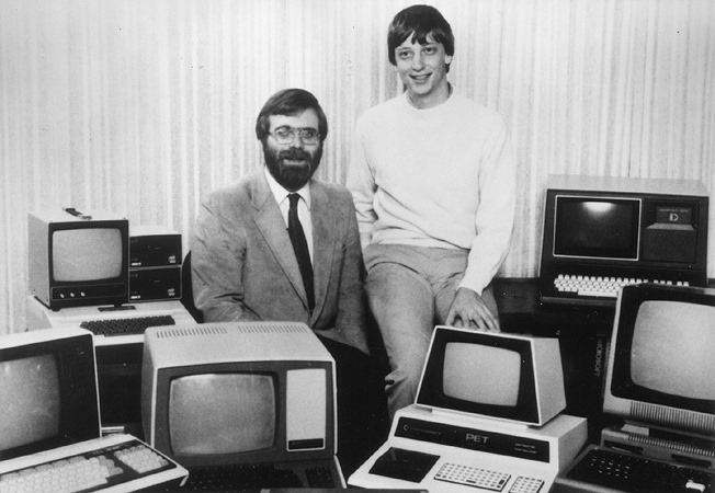 Bill Gates And Paul Allen Recreate 32 Years Old Microsoft Photo